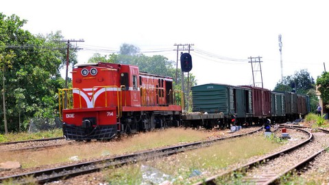 2 tàu lửa suýt tông nhau: Lỗi của lái tàu và ai nữa? - Ảnh 1. 2 tàu lửa suýt tông nhau: Lỗi của lái tàu và ai nữa? - Ảnh 1.