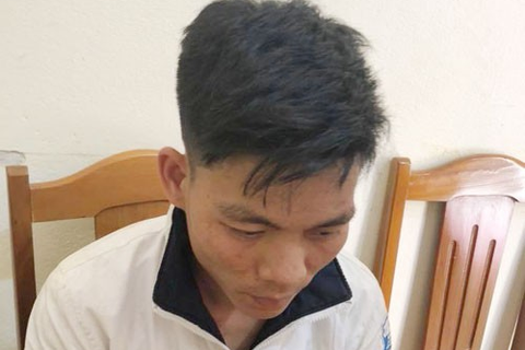 Bắt nghịch tử đốt nhà bố mẹ nghi do ngáo đá - Ảnh 1. Bắt nghịch tử đốt nhà bố mẹ nghi do ngáo đá - Ảnh 1.
