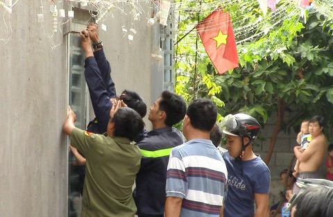 Cãi nhau với vợ, chồng ôm bình gas dọa nổ nhà mẹ vợ - Ảnh 1. Cãi nhau với vợ, chồng ôm bình gas dọa nổ nhà mẹ vợ - Ảnh 1.
