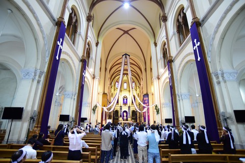 Phó thủ tướng Trương Hòa Bình viếng Đức Tổng giám mục Bùi Văn Đọc - Ảnh 6. Phó thủ tướng Trương Hòa Bình viếng Đức Tổng giám mục Bùi Văn Đọc - Ảnh 6.