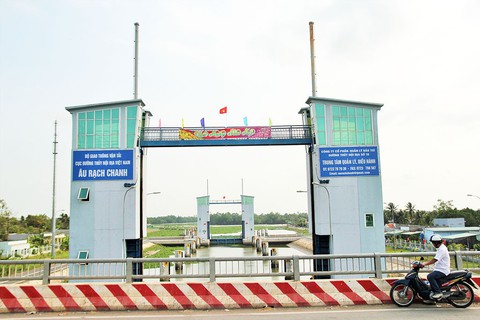 Đổ ngàn tỉ làm tuyến đường thủy nhưng doanh nghiệp chê - Ảnh 1. Đổ ngàn tỉ làm tuyến đường thủy nhưng doanh nghiệp chê - Ảnh 1.