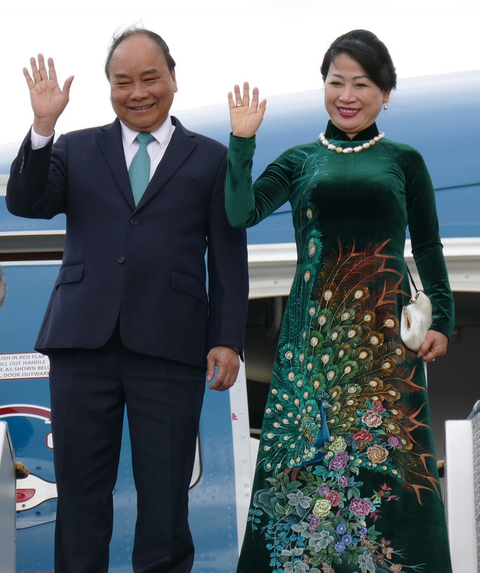 Thủ tướng Nguyễn Xuân Phúc đến thăm Sydney - Ảnh 1. Thủ tướng Nguyễn Xuân Phúc đến thăm Sydney - Ảnh 1.