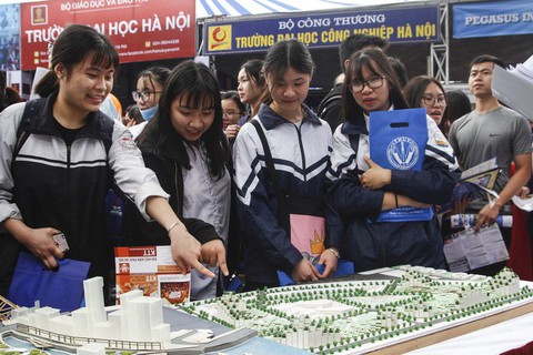 Được tự chủ, đại học công sẽ đồng loạt tăng học phí - Ảnh 2. Được tự chủ, đại học công sẽ đồng loạt tăng học phí - Ảnh 2.