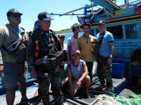 Philippines bắt giữ 14 ngư dân Việt Nam - Ảnh 2. Philippines bắt giữ 14 ngư dân Việt Nam - Ảnh 2.