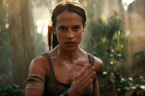 Quên Angelina Jolie đi, Alicia chính là nàng Lara được mong chờ - Ảnh 10. Quên Angelina Jolie đi, Alicia chính là nàng Lara được mong chờ - Ảnh 10.