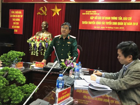 Không tuyển thí sinh ‘có hình xăm kinh dị, kỳ quái’ - Ảnh 1. Không tuyển thí sinh ‘có hình xăm kinh dị, kỳ quái’ - Ảnh 1.