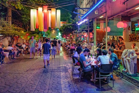8 con phố đẹp và lãng mạn trên thế giới - Ảnh 7. 8 con phố đẹp và lãng mạn trên thế giới - Ảnh 7.