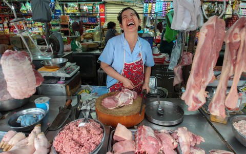 Phụ nữ Sài Gòn: Nụ cười che lấp giọt mồ hôi - Ảnh 2. Phụ nữ Sài Gòn: Nụ cười che lấp giọt mồ hôi - Ảnh 2.
