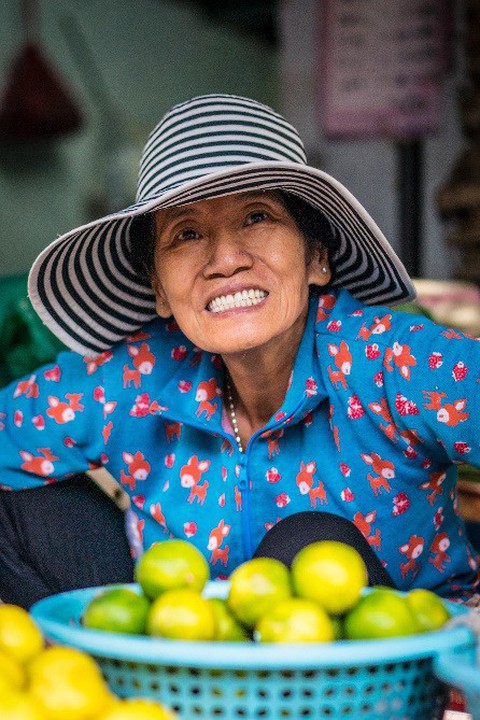 Phụ nữ Sài Gòn: Nụ cười che lấp giọt mồ hôi - Ảnh 7. Phụ nữ Sài Gòn: Nụ cười che lấp giọt mồ hôi - Ảnh 7.