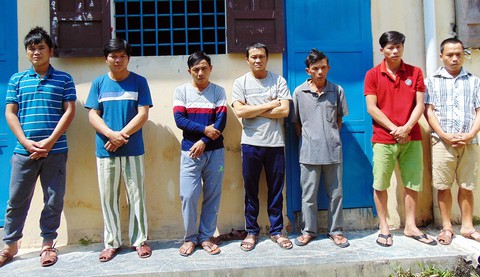 Triệt phá đường dây phá rừng lim xanh, bắt 7 lâm tặc - Ảnh 1. Triệt phá đường dây phá rừng lim xanh, bắt 7 lâm tặc - Ảnh 1.