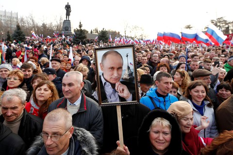 Ông Putin muốn khôi phục sức mạnh Liên Xô cho nước Nga? - Ảnh 1. Ông Putin muốn khôi phục sức mạnh Liên Xô cho nước Nga? - Ảnh 1.