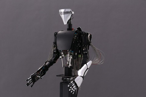 Xem robot Nhật bắt chước người oẳn tù tì - Ảnh 2. Xem robot Nhật bắt chước người oẳn tù tì - Ảnh 2.