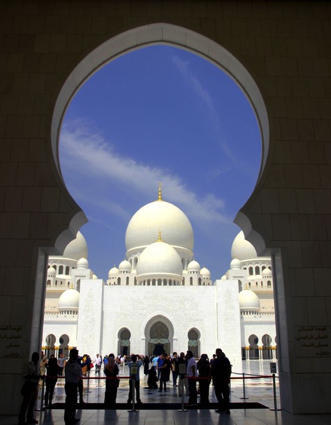 Sheikh Zayed - Thánh đường trắng tuyệt đẹp ở Abu Dhabi - Ảnh 3. Sheikh Zayed - Thánh đường trắng tuyệt đẹp ở Abu Dhabi - Ảnh 3.