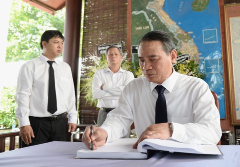 Những mẩu chuyện sống nghĩa tình về ông Sáu Khải - Ảnh 10. Những mẩu chuyện sống nghĩa tình về ông Sáu Khải - Ảnh 10.