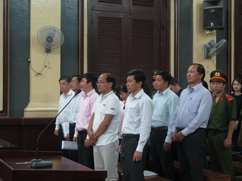 Nguyên tổng giám đốc Navibank lãnh 13 năm tù - Ảnh 1. Nguyên tổng giám đốc Navibank lãnh 13 năm tù - Ảnh 1.