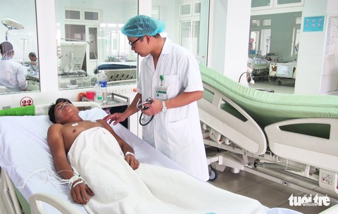 Ba người ở Nghệ An tử vong do uống rượu ngâm cây lá ngón - Ảnh 1. Ba người ở Nghệ An tử vong do uống rượu ngâm cây lá ngón - Ảnh 1.