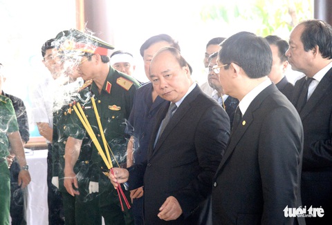 Thủ tướng Nguyễn Xuân Phúc đến viếng cố Thủ tướng Phan Văn Khải - Ảnh 2. Thủ tướng Nguyễn Xuân Phúc đến viếng cố Thủ tướng Phan Văn Khải - Ảnh 2.