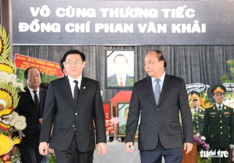 Thủ tướng Nguyễn Xuân Phúc đến viếng cố Thủ tướng Phan Văn Khải - Ảnh 3. Thủ tướng Nguyễn Xuân Phúc đến viếng cố Thủ tướng Phan Văn Khải - Ảnh 3.