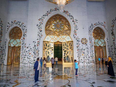 Sheikh Zayed - Thánh đường trắng tuyệt đẹp ở Abu Dhabi - Ảnh 4. Sheikh Zayed - Thánh đường trắng tuyệt đẹp ở Abu Dhabi - Ảnh 4.