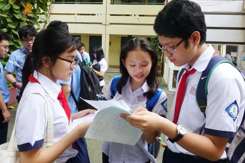 Học sinh lớp 9 TP.HCM thi tuyển sinh lớp 10 ngày 2 và 3-6 - Ảnh 1. Học sinh lớp 9 TP.HCM thi tuyển sinh lớp 10 ngày 2 và 3-6 - Ảnh 1.