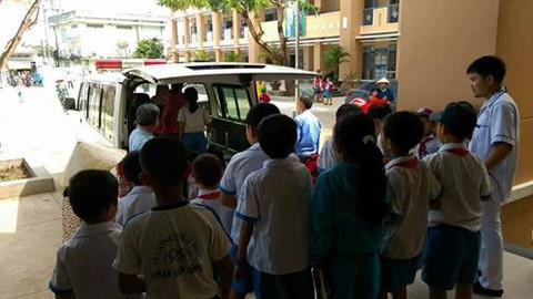 73 học sinh nhập viện nghi do ngộ độc sữa học đường - Ảnh 2. 73 học sinh nhập viện nghi do ngộ độc sữa học đường - Ảnh 2.