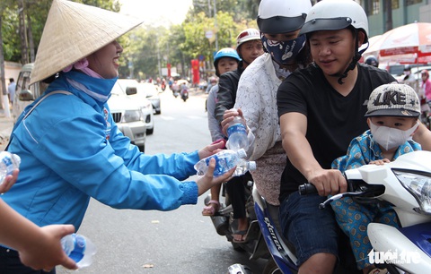 Đi hội rằm tháng giêng Bình Dương, miễn phí đồ ăn, xe ôm, nước uống - Ảnh 1. Đi hội rằm tháng giêng Bình Dương, miễn phí đồ ăn, xe ôm, nước uống - Ảnh 1.
