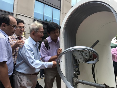 Xem người Nhật trình diễn công nghệ lót ống không đào đường - Ảnh 5. Xem người Nhật trình diễn công nghệ lót ống không đào đường - Ảnh 5.