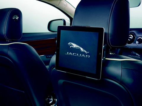 Thế giới thượng lưu bên trong Jaguar XJL - Ảnh 2. Thế giới thượng lưu bên trong Jaguar XJL - Ảnh 2.