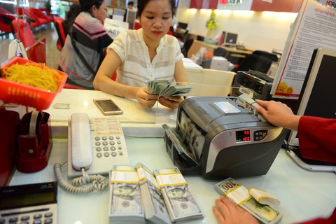 Giá USD ngân hàng chạm 22.900 đồng/USD - Ảnh 1. Giá USD ngân hàng chạm 22.900 đồng/USD - Ảnh 1.