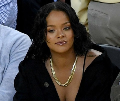 Khi Rihanna, Mariah Carey, DiCaprio bị chê... béo! - Ảnh 4. Khi Rihanna, Mariah Carey, DiCaprio bị chê... béo! - Ảnh 4.