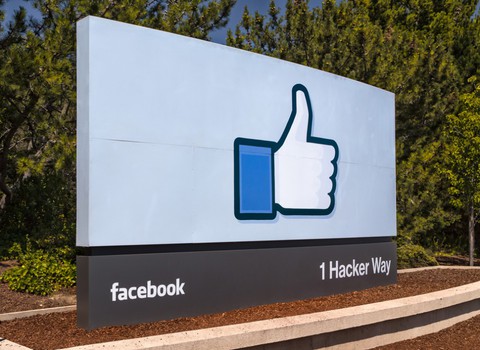 Facebook mất 60 tỉ USD sau bê bối lộ thông tin 50 triệu người dùng - Ảnh 1. Facebook mất 60 tỉ USD sau bê bối lộ thông tin 50 triệu người dùng - Ảnh 1.