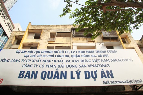 Chung cư bỏ hoang giữa lòng Hà Nội ngập tràn rác thải - Ảnh 9. Chung cư bỏ hoang giữa lòng Hà Nội ngập tràn rác thải - Ảnh 9.
