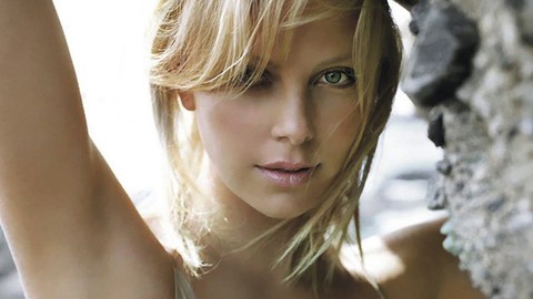 Charlize Theron - viên ngọc quý Nam Phi của Hollywood - Ảnh 1. Charlize Theron - viên ngọc quý Nam Phi của Hollywood - Ảnh 1.
