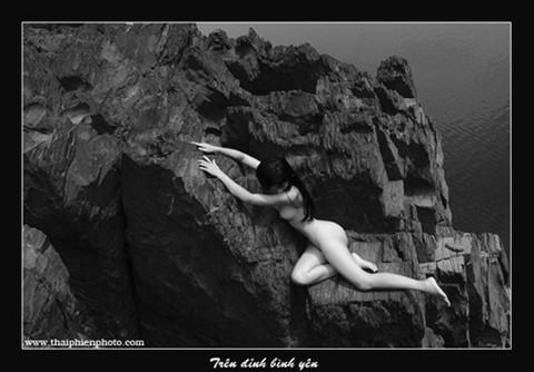 Thái Phiên: Tôi rùng mình khi nhắc đến xin phép triển lãm ảnh nude - Ảnh 2. Thái Phiên: Tôi rùng mình khi nhắc đến xin phép triển lãm ảnh nude - Ảnh 2.
