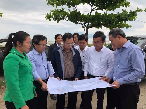 Bí thư Đà Nẵng yêu cầu mở đường xuống biển cho dân - Ảnh 1. Bí thư Đà Nẵng yêu cầu mở đường xuống biển cho dân - Ảnh 1.