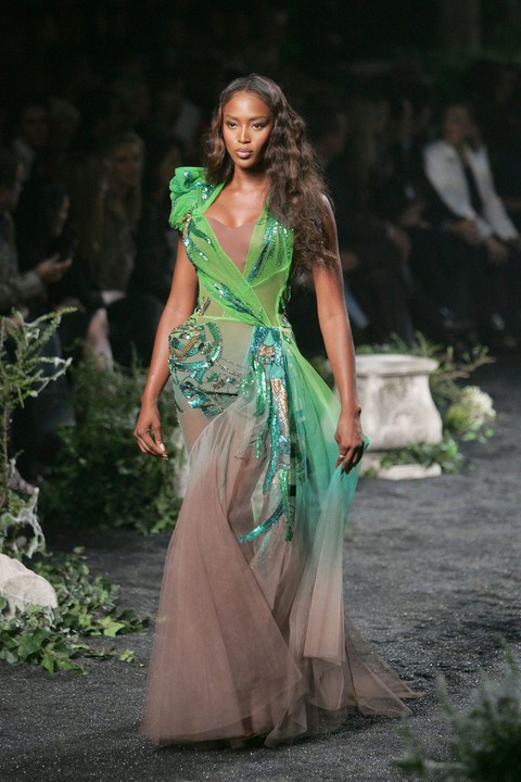 ‘Báo đen’ Naomi Campbell: biểu tượng thời trang 2018 - Ảnh 15. ‘Báo đen’ Naomi Campbell: biểu tượng thời trang 2018 - Ảnh 15.