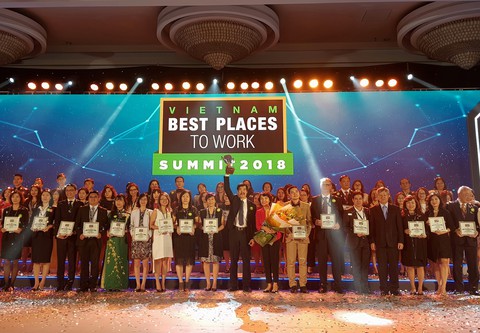 Vinamilk: Top đầu trong top 100 nơi làm việc tốt nhất Việt Nam - Ảnh 1. Vinamilk: Top đầu trong top 100 nơi làm việc tốt nhất Việt Nam - Ảnh 1.