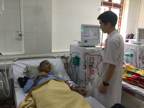 Vụ chạy thận làm 8 người chết: nhiều tình tiết có lợi cho bác sĩ Lương - Ảnh 1. Vụ chạy thận làm 8 người chết: nhiều tình tiết có lợi cho bác sĩ Lương - Ảnh 1.