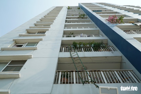 Hiện trường vụ cháy thảm khốc ở chung cư Carina - Ảnh 7. Hiện trường vụ cháy thảm khốc ở chung cư Carina - Ảnh 7.