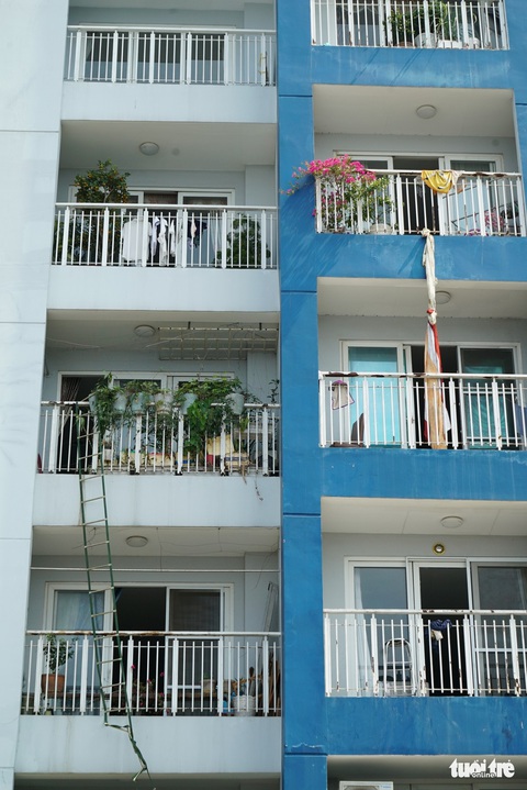 Hiện trường vụ cháy thảm khốc ở chung cư Carina - Ảnh 8. Hiện trường vụ cháy thảm khốc ở chung cư Carina - Ảnh 8.