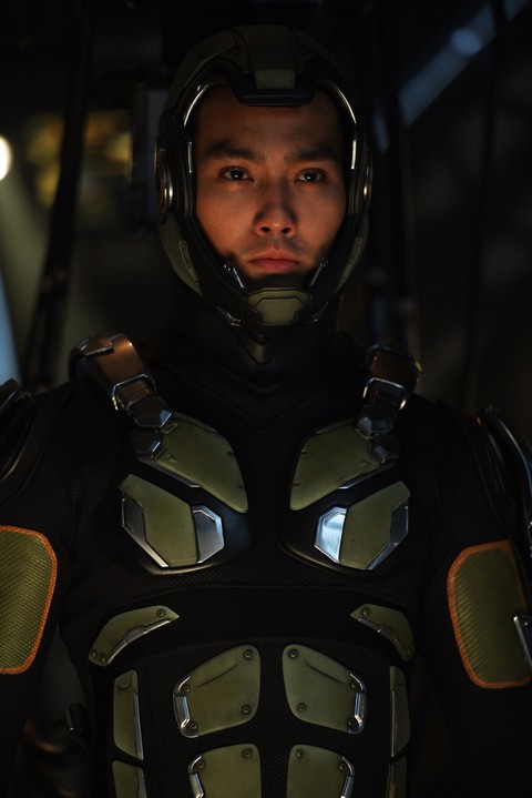 Pacific Rim: Trỗi dậy phá tan tượng đài siêu đại chiến đã xây - Ảnh 13. Pacific Rim: Trỗi dậy phá tan tượng đài siêu đại chiến đã xây - Ảnh 13.