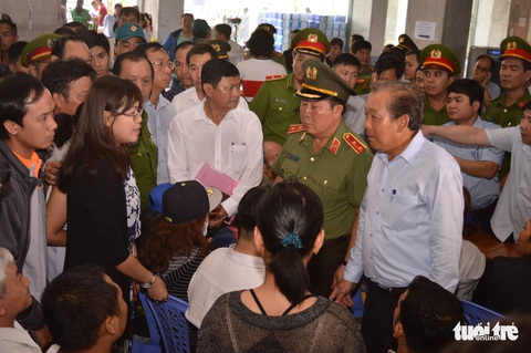 Phó thủ tướng Trương Hòa Bình thăm nạn nhân vụ cháy chung cư Carina - Ảnh 10. Phó thủ tướng Trương Hòa Bình thăm nạn nhân vụ cháy chung cư Carina - Ảnh 10.