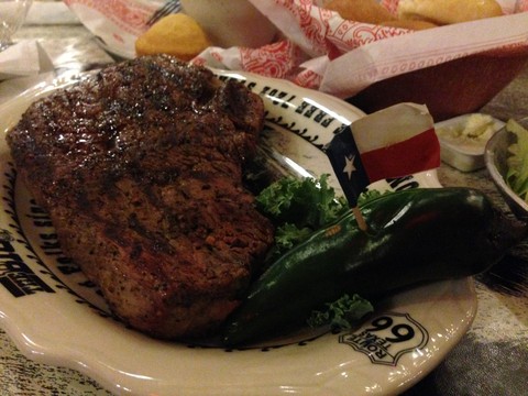 Ăn steak kiểu miền Texas - Ảnh 5. Ăn steak kiểu miền Texas - Ảnh 5.