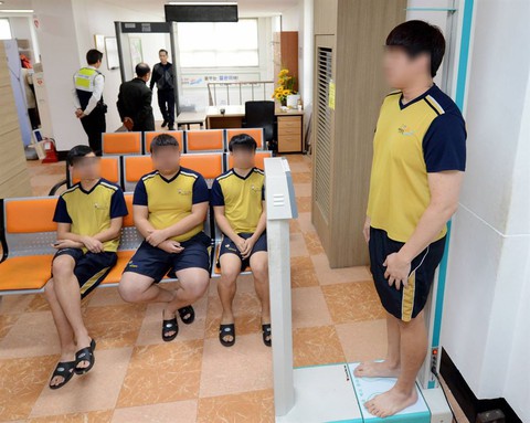 Hàn Quốc bóc mẽ thanh niên tăng cân thần tốc để trốn nhập ngũ - Ảnh 1. Hàn Quốc bóc mẽ thanh niên tăng cân thần tốc để trốn nhập ngũ - Ảnh 1.