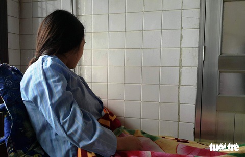 Sở GD-ĐT Nghệ An: cô giáo thực tập bị phụ huynh đạp ra nhiều máu - Ảnh 2. Sở GD-ĐT Nghệ An: cô giáo thực tập bị phụ huynh đạp ra nhiều máu - Ảnh 2.