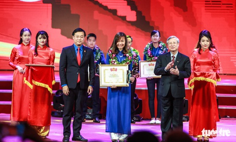 Mừng sinh nhật Đoàn, trao giải thưởng Lý Tự Trọng năm 2018 - Ảnh 1. Mừng sinh nhật Đoàn, trao giải thưởng Lý Tự Trọng năm 2018 - Ảnh 1.