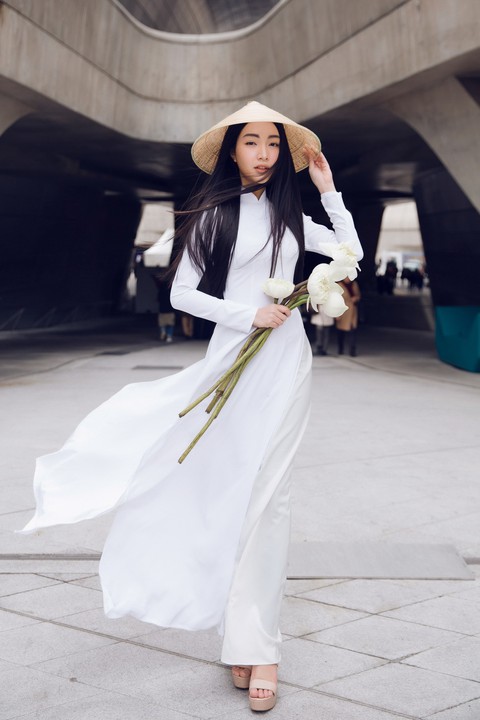 Nàng thơ xứ Huế tỏa sáng cùng áo dài ở Seoul Fashion Week - Ảnh 1. Nàng thơ xứ Huế tỏa sáng cùng áo dài ở Seoul Fashion Week - Ảnh 1.