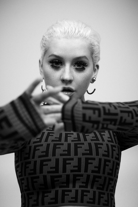Christina Aguilera: đang ở thời điểm muốn trút bỏ tất cả - Ảnh 17. Christina Aguilera: đang ở thời điểm muốn trút bỏ tất cả - Ảnh 17.