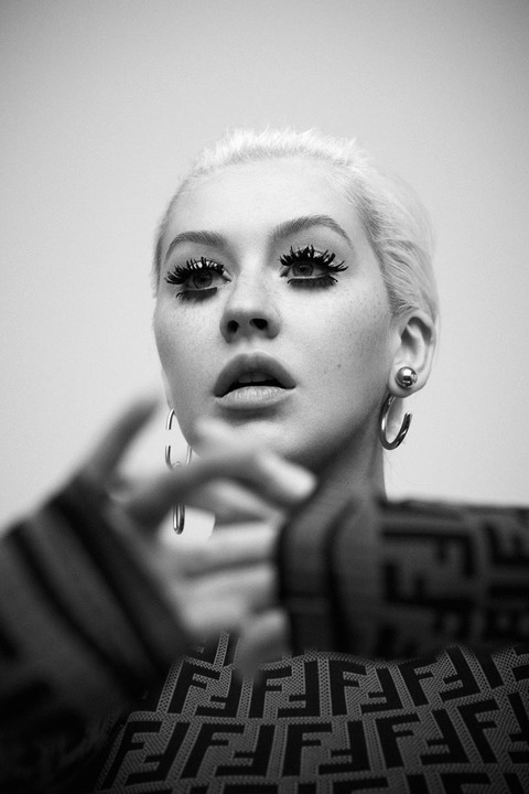 Christina Aguilera: đang ở thời điểm muốn trút bỏ tất cả - Ảnh 16. Christina Aguilera: đang ở thời điểm muốn trút bỏ tất cả - Ảnh 16.