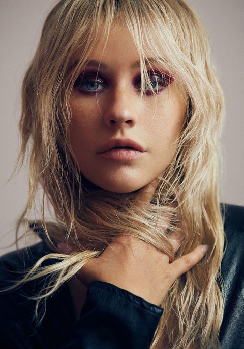 Christina Aguilera: đang ở thời điểm muốn trút bỏ tất cả - Ảnh 9. Christina Aguilera: đang ở thời điểm muốn trút bỏ tất cả - Ảnh 9.